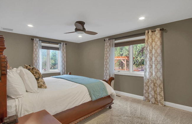 5BR Poe Manor Entertain,hot Tub+has Everything! - Foto 9