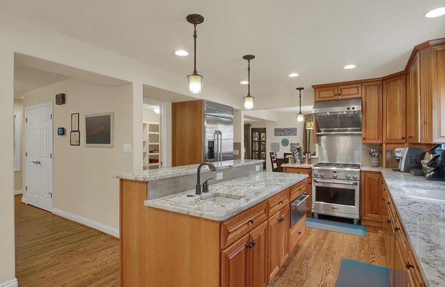 5BR Poe Manor Entertain,hot Tub+has Everything! - Foto 22