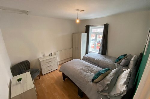 Photo 4 - 3 Bedroom Apartment