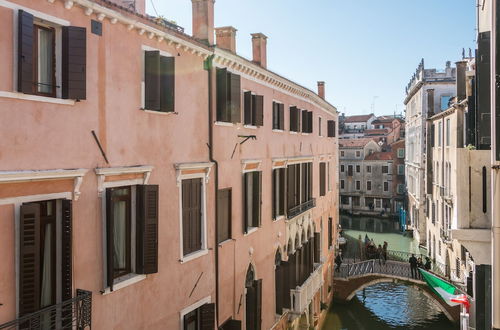 Photo 34 - Rialto Bridge Venetian Style