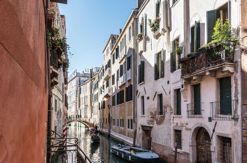 Photo 33 - Rialto Bridge Venetian Style