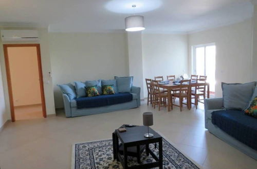 Photo 1 - 2 Bed Apartment With com Pool