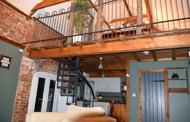 2-bed 18th Century Barn - Sleeps 6 - Pet Friendly - Foto 2