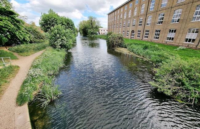 360 Serviced Accommodations - Canal Side Retreat - 2 Bedroom Apartment - Foto 1