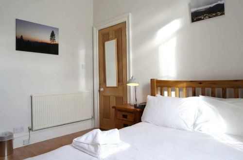 Photo 7 - Central and Spacious 2 Bedroom Flat With Garden