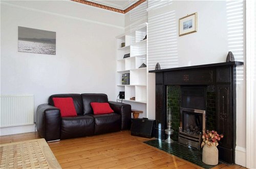Foto 1 - Central and Spacious 2 Bedroom Flat With Garden