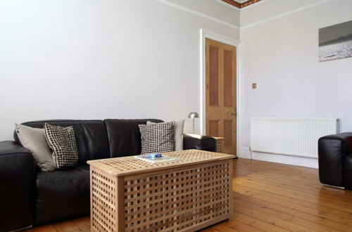Photo 15 - Central and Spacious 2 Bedroom Flat With Garden