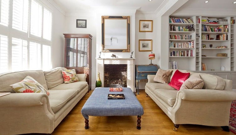 Photo 1 - Fulham 4-bed House & Garden Near Tube