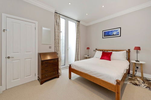 Photo 7 - Fulham 4-bed House & Garden Near Tube