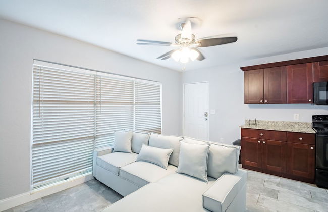 Golf View Villas Tampa FL - Photo 15