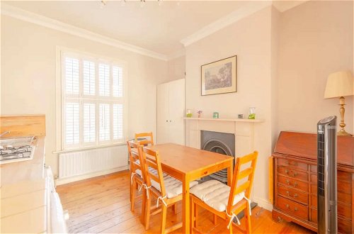 Photo 30 - Charming 2 Bedroom Home in West London