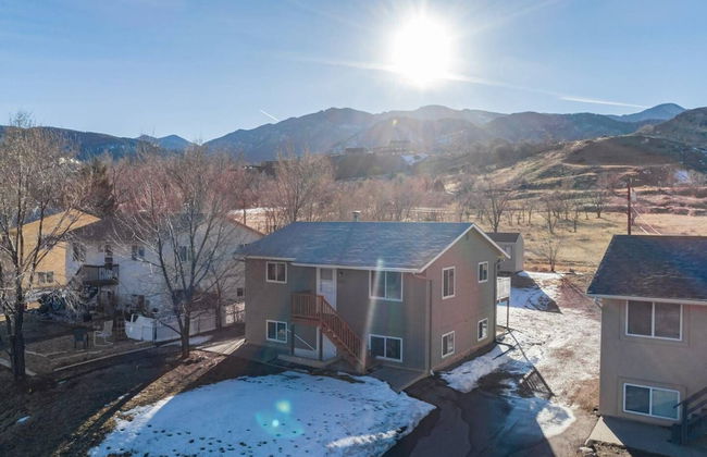 2BR Aptmt Parks Private Deck, Mountain Views! - Foto 49