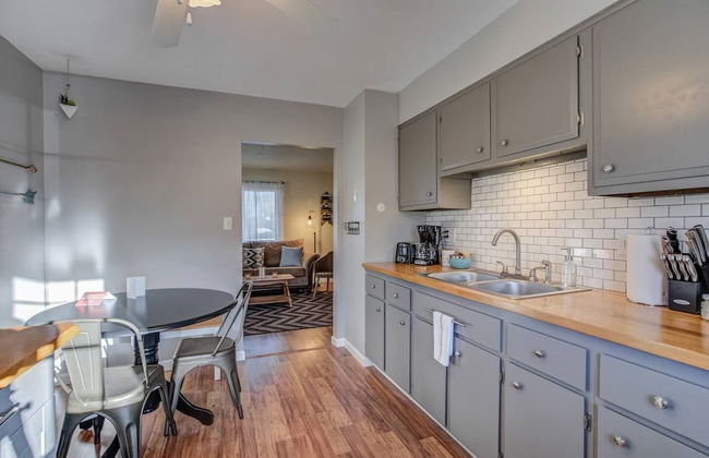 2BR Aptmt Parks Private Deck, Mountain Views! - Foto 10