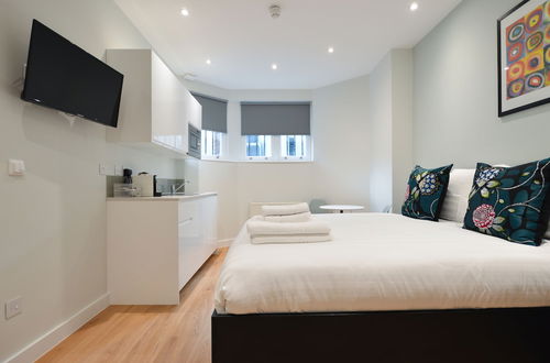 Photo 11 - St James House Serviced Apartments by Concept Apartmentsv