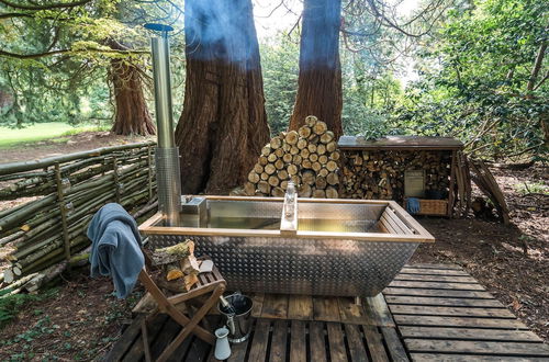 Foto 13 - Punch Tree Lodge for Couples, Wood Burning Hot Tub