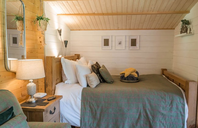 1-bed Cabin, 2 Adults, Wood Burning Hot Tub & Fire - Foto 5