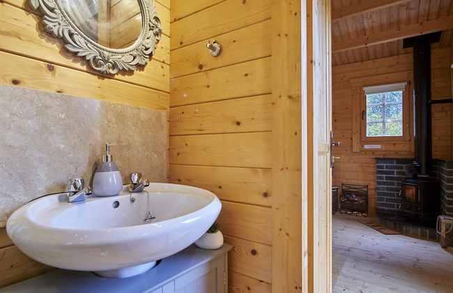 1-bed Cabin, 2 Adults, Wood Burning Hot Tub & Fire - Foto 19