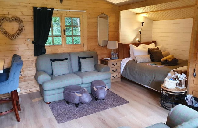 1-bed Cabin, 2 Adults, Wood Burning Hot Tub & Fire - Foto 6