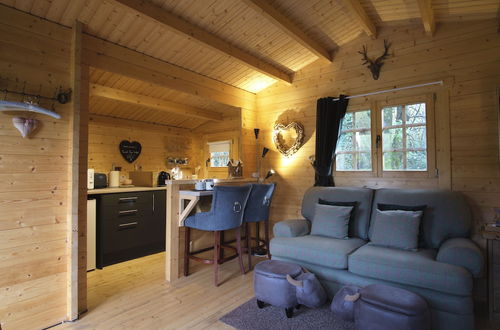 Foto 8 - Tranquil Lodge Retreat in Carluke