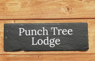 Photo 3 - Punch Tree Cabins, Couples, Hot Tub Wood Burning