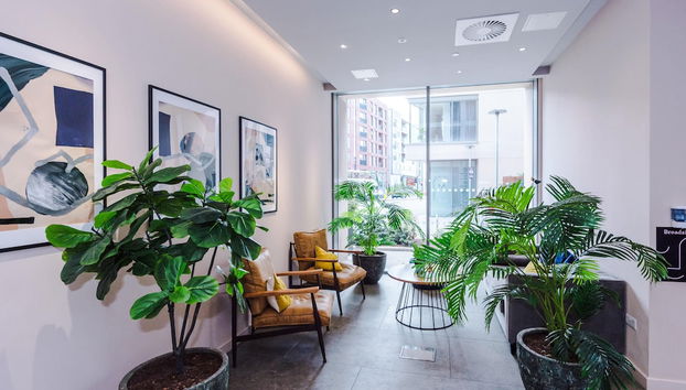 Coin salon dans le hall