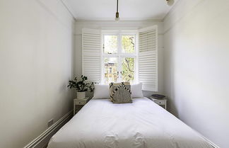 Photo 3 - Stunning Maida Vaile Apartment