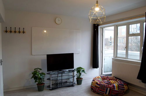 Foto 7 - Modern 1 Bedroom in Shadwell With Balcony