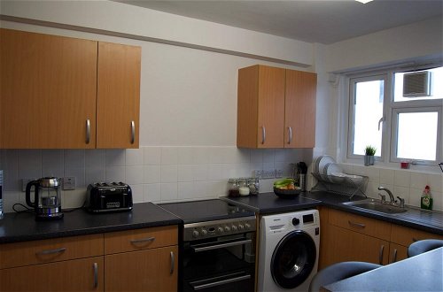 Foto 5 - Modern 1 Bedroom in Shadwell With Balcony