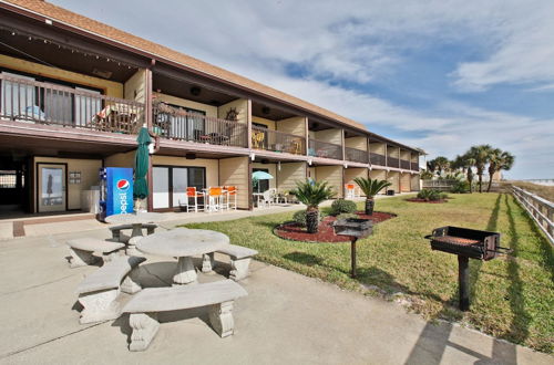 Photo 25 - Polynesian Village Condominium by Panhandle Getaways