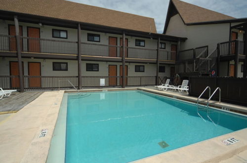 Photo 16 - Polynesian Village Condominium by Panhandle Getaways