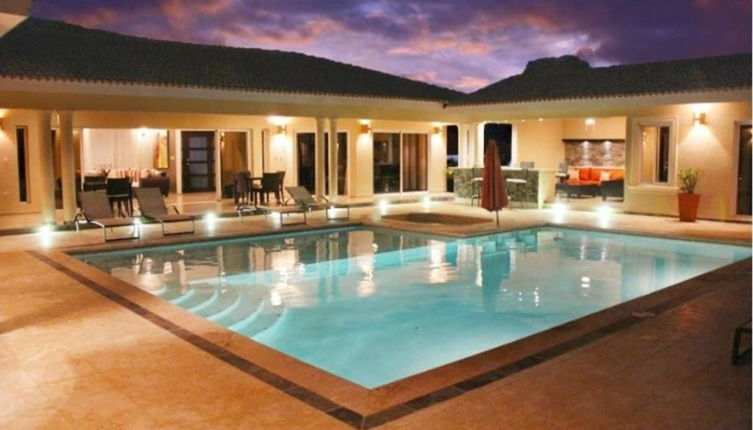 Foto 1 - Villa With Jacuzzi, TVs in all Bedrooms