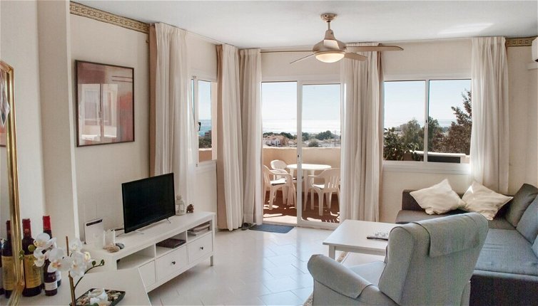 Photo 1 - Apartment - 2 Bedrooms with Pool and WiFi - 107349