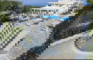 Photo 1 - Kedrissos Hotel Apartments