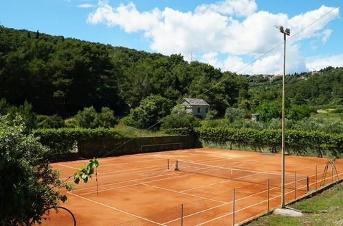 Foto 29 - Tennis court and outdoor pool villa