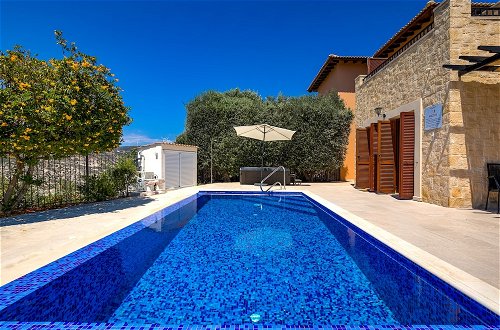 Foto 19 - Stunning 3 bedroom villa 'BZ01' with private pool, stunning views, communal pool and resort facilities, Zephyros Village on Aphrodite Hills Re