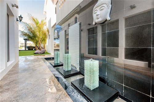 Foto 38 - Maison Privee - Glamourous Beachfront Villa on The Palm w/ Pool