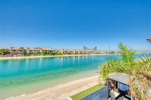 Photo 25 - Maison Privee - Glamourous Beachfront Villa on The Palm w/ Pool