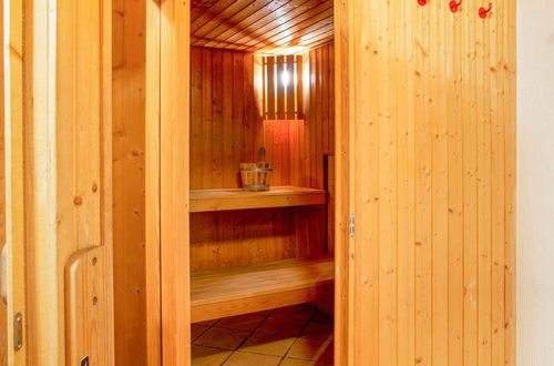 Photo 38 - Lavish Holiday Home in Malmedy With Sauna