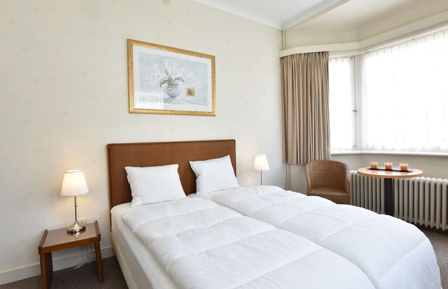 Former Hotel in the Centre and Near the Beach in Panne - Photo 4