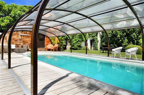 Foto 26 - Magnificent Holiday Home in Baronville With Heated Pool & Billiards