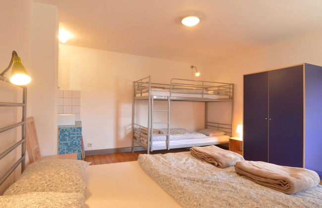 Group House With 3 Apartment for Family - Foto 2