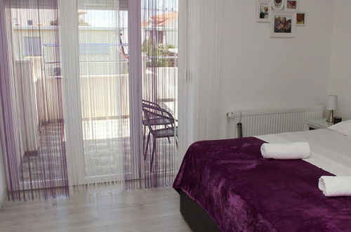 Photo 4 - Charming Apartment in Grebastica With Terrace