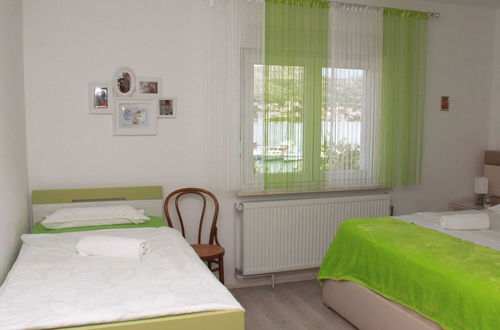 Photo 3 - Charming Apartment in Grebastica With Terrace