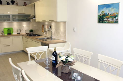 Photo 21 - Charming Apartment in Grebastica With Terrace