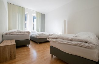 Foto 3 - Tolstov-Hotels Convenient 4 Room Apartment