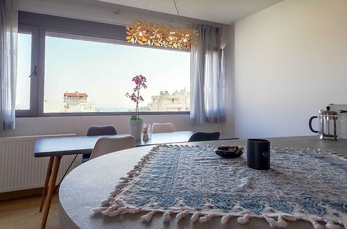 Photo 16 - Stylish 2 Bedroom Apartment Spectacular Sea View