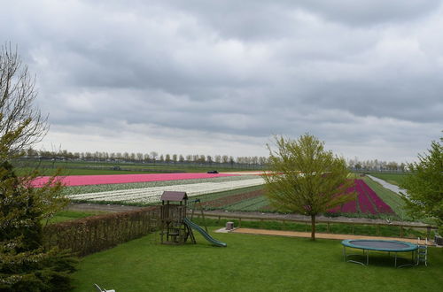 Photo 46 - Luxury Holiday Home with Hot Tub In Noordbeemster