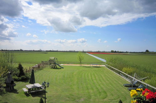 Photo 9 - Luxury Holiday Home with Hot Tub In Noordbeemster