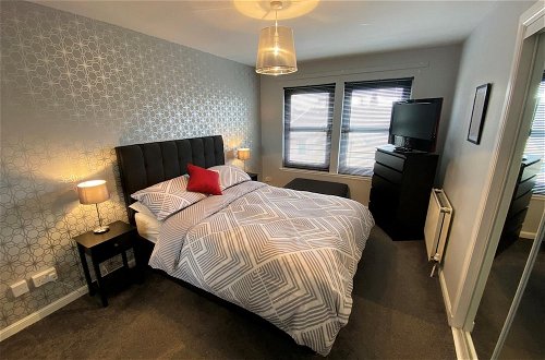 Foto 2 - NEW Super 2 Bedroom Flat in Falkirk