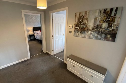 Foto 9 - NEW Super 2 Bedroom Flat in Falkirk